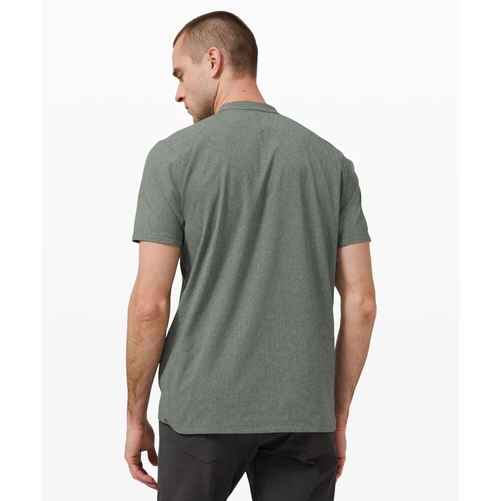 Lululemon Dark Green Airing Easy Stand Collar Shirt Men's Size Large - Picture 2 of 4